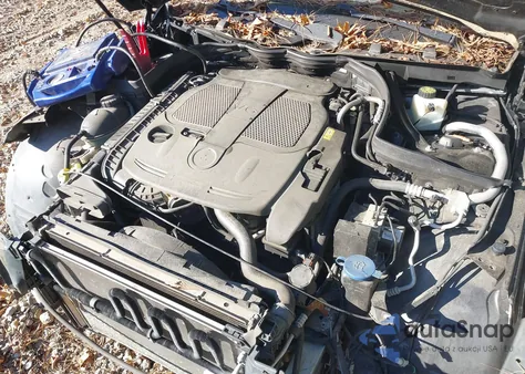 2013 Mercedes-Benz C 300 Sport 4Matic/Luxury 4Matic z USA, uszkodzony, nr VIN WDDGF8AB8DR283685